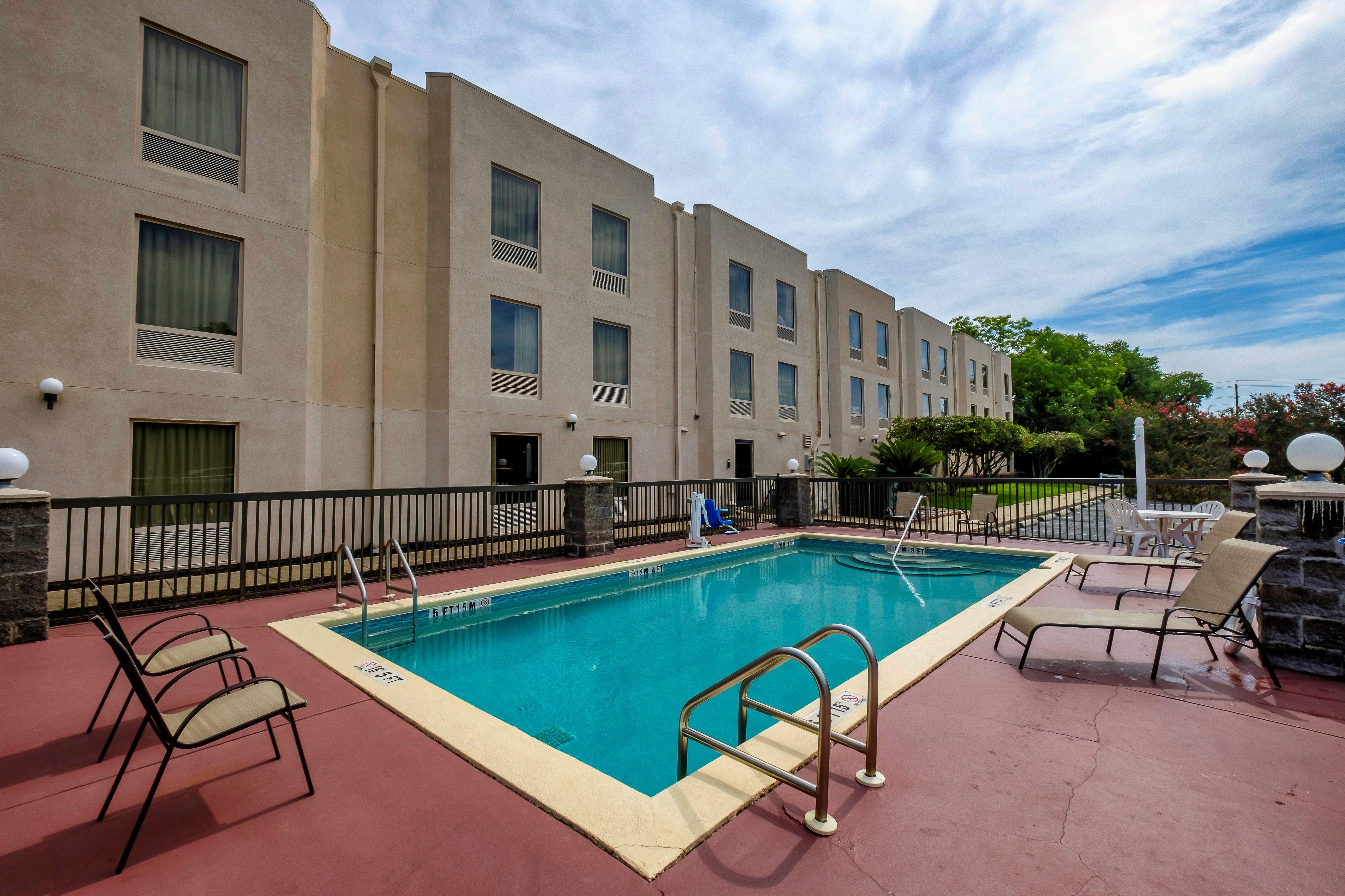 Red Roof Inn Pensacola Fairgrounds Экстерьер фото